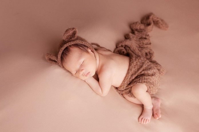 Creative Ways to Capture Moments with your Newborn